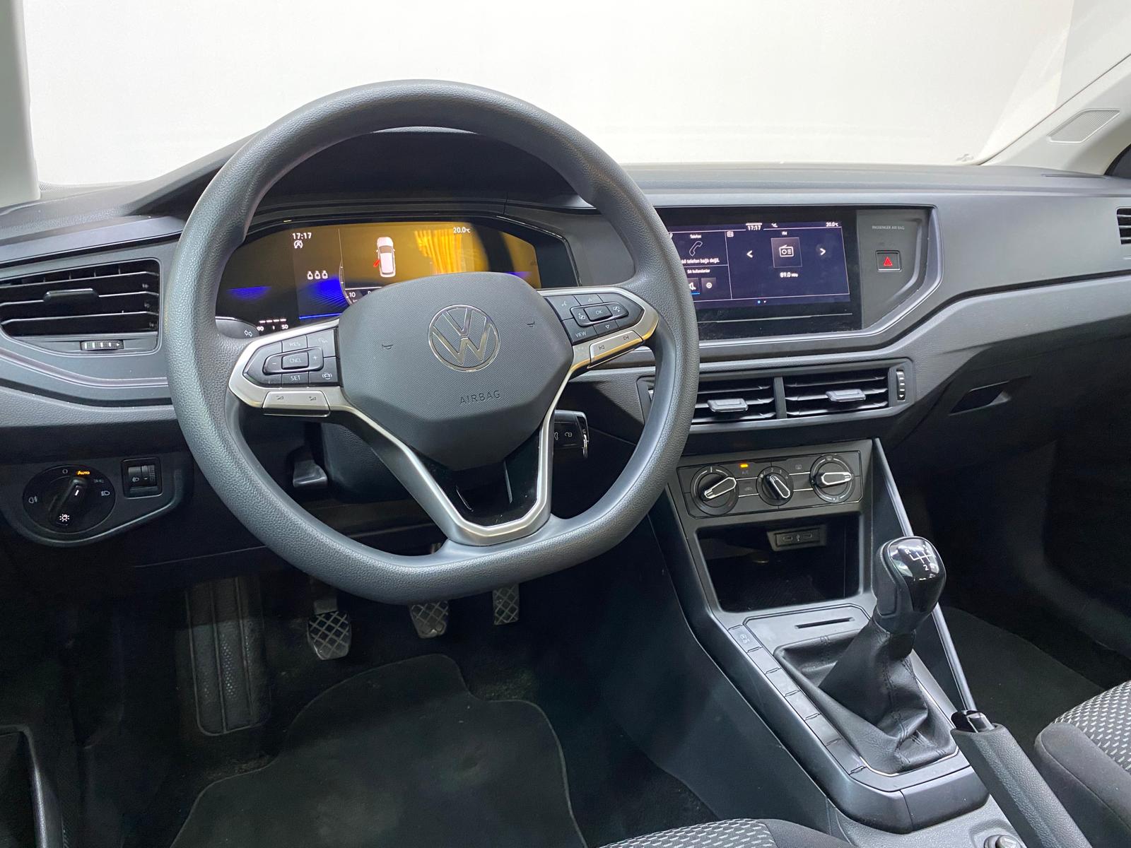 VOLKSWAGEN POLO 17